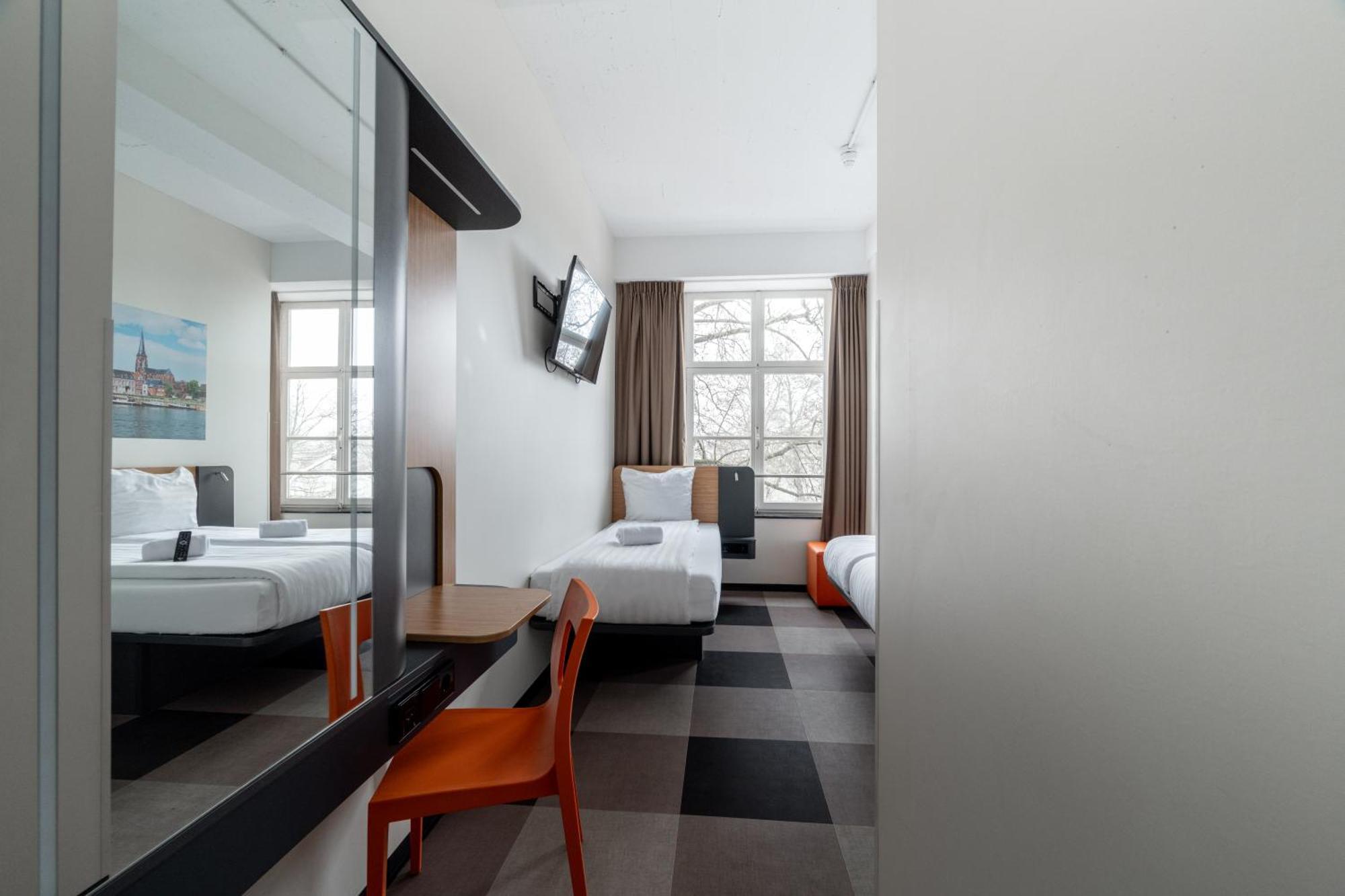 Easyhotel Maastricht City Centre Exterior photo