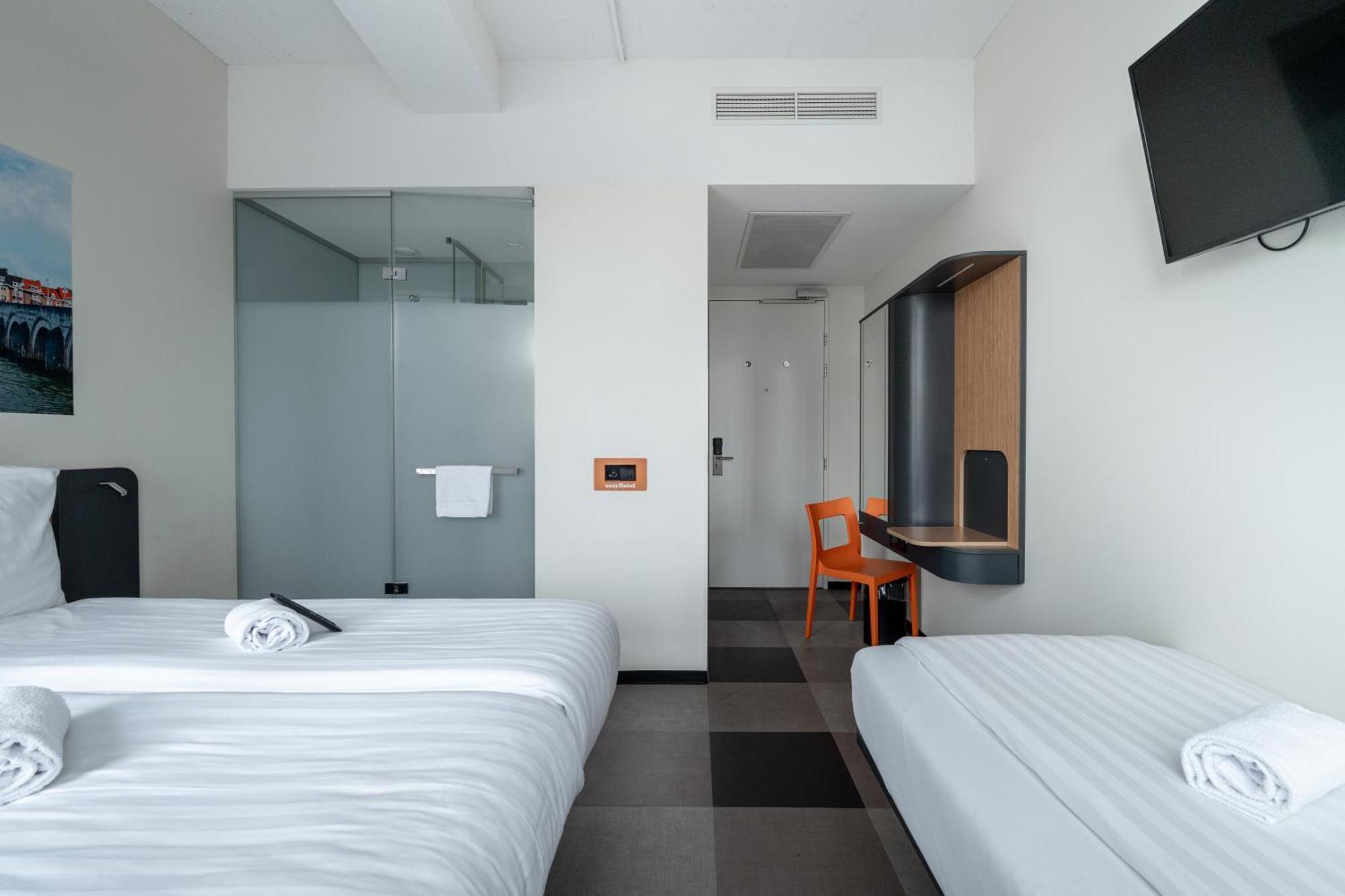 Easyhotel Maastricht City Centre Exterior photo